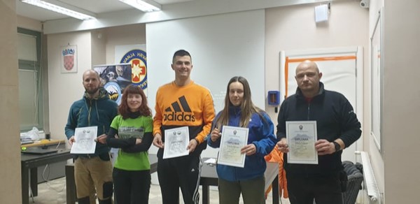 Čestitamo novim Instruktorima speleologije i speleolozima!