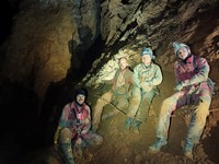 U Kiti Gaćešinoj iz Vlažne Mađarice 16. 8. 2024. (s lijeva na desno: Lovel Kukuljan, Dino Grozić, Olga Jerković Perić i Venio Fabijančić)