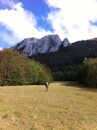 Alpinist pristupa stijeni