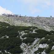 Više od 300 planinara na tradicionalnom usponu na Dinaru (1831 m) - najviši vrh RH